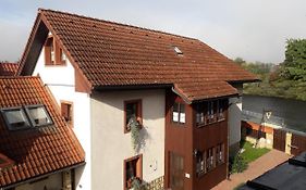 River Side Holiday Home Near Besenova